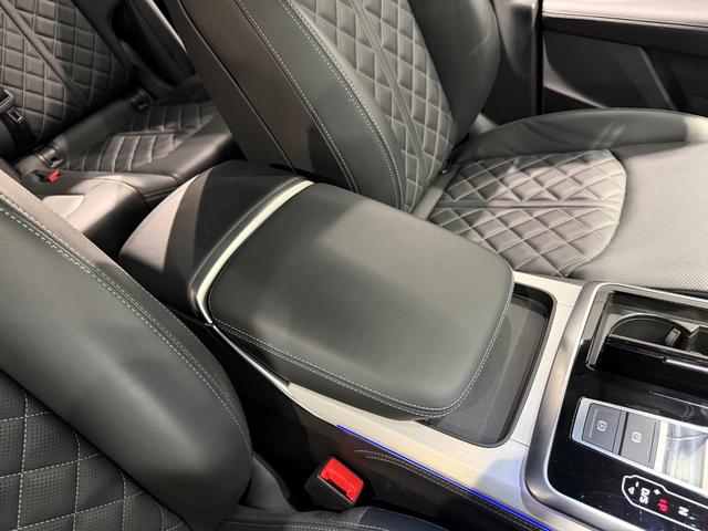 Ｑ８ ５５ＴＦＳＩクワトロ　Ｓライン　ワンオーナー／レザーＰＫＧ／コンフォートアシスタンスＰＫＧ／パノラマＳ／Ｒ／ブラックスタイリングＰＫＧ／ＨＤマトリクスＬＥＤヘッド／レーザーライト／リアインテリアプラスＰＫＧ／２２ＡＷ／ルーフレール／（37枚目）