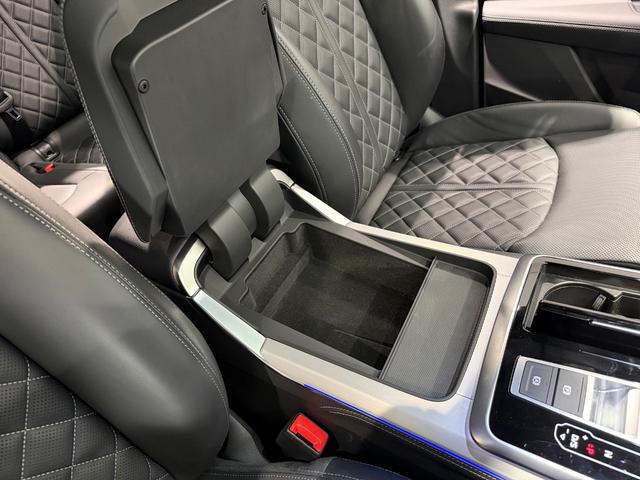 Ｑ８ ５５ＴＦＳＩクワトロ　Ｓライン　ワンオーナー／レザーＰＫＧ／コンフォートアシスタンスＰＫＧ／パノラマＳ／Ｒ／ブラックスタイリングＰＫＧ／ＨＤマトリクスＬＥＤヘッド／レーザーライト／リアインテリアプラスＰＫＧ／２２ＡＷ／ルーフレール／（38枚目）