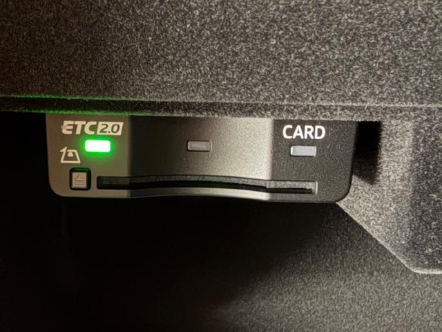 Ｑ８ ５５ＴＦＳＩクワトロ　Ｓライン　ワンオーナー／レザーＰＫＧ／コンフォートアシスタンスＰＫＧ／パノラマＳ／Ｒ／ブラックスタイリングＰＫＧ／ＨＤマトリクスＬＥＤヘッド／レーザーライト／リアインテリアプラスＰＫＧ／２２ＡＷ／ルーフレール／（41枚目）