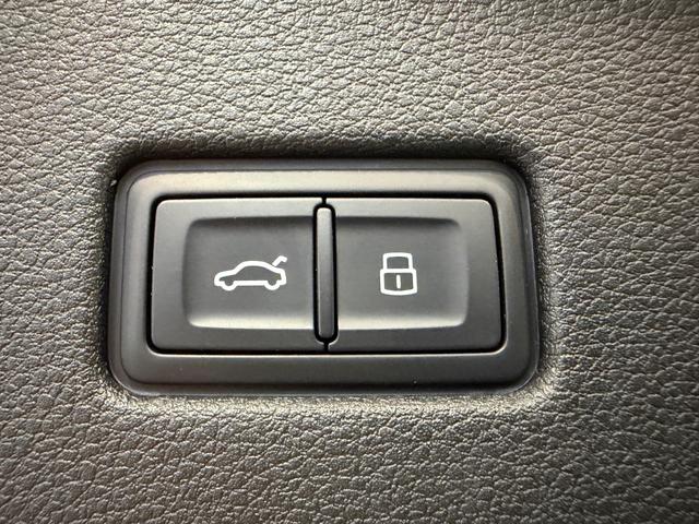 Ｑ８ ５５ＴＦＳＩクワトロ　Ｓライン　ワンオーナー／レザーＰＫＧ／コンフォートアシスタンスＰＫＧ／パノラマＳ／Ｒ／ブラックスタイリングＰＫＧ／ＨＤマトリクスＬＥＤヘッド／レーザーライト／リアインテリアプラスＰＫＧ／２２ＡＷ／ルーフレール／（45枚目）