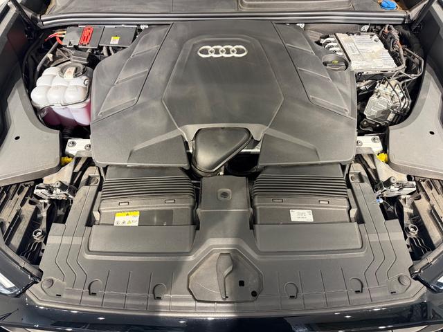 Ｑ８ ５５ＴＦＳＩクワトロ　Ｓライン　ワンオーナー／レザーＰＫＧ／コンフォートアシスタンスＰＫＧ／パノラマＳ／Ｒ／ブラックスタイリングＰＫＧ／ＨＤマトリクスＬＥＤヘッド／レーザーライト／リアインテリアプラスＰＫＧ／２２ＡＷ／ルーフレール／（46枚目）