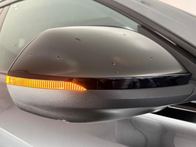 Ｑ８ ５５ＴＦＳＩクワトロ　Ｓライン　ワンオーナー／レザーＰＫＧ／コンフォートアシスタンスＰＫＧ／パノラマＳ／Ｒ／ブラックスタイリングＰＫＧ／ＨＤマトリクスＬＥＤヘッド／レーザーライト／リアインテリアプラスＰＫＧ／２２ＡＷ／ルーフレール／（62枚目）