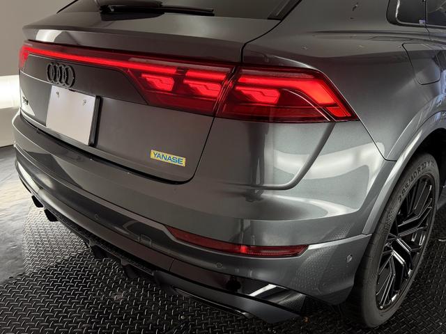 Ｑ８ ５５ＴＦＳＩクワトロ　Ｓライン　ワンオーナー／レザーＰＫＧ／コンフォートアシスタンスＰＫＧ／パノラマＳ／Ｒ／ブラックスタイリングＰＫＧ／ＨＤマトリクスＬＥＤヘッド／レーザーライト／リアインテリアプラスＰＫＧ／２２ＡＷ／ルーフレール／（63枚目）