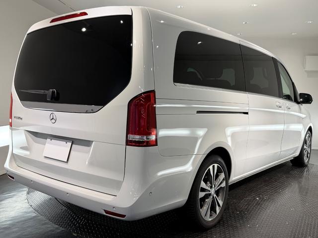 Ｖクラス Ｖ２２０ｄ　アバンギャルド　エクストラロング　ナッパレザーエクスクルーシブＰＫＧ／センターテーブル／ナッパベージュレザー／シートベンチレーション／純正ナビＴＶ／３６０°カメラ／１８ＡＷ／ＡＬＰＩＮＥフリップダウンモニター／レーダーセーフティＰＫＧ（6枚目）