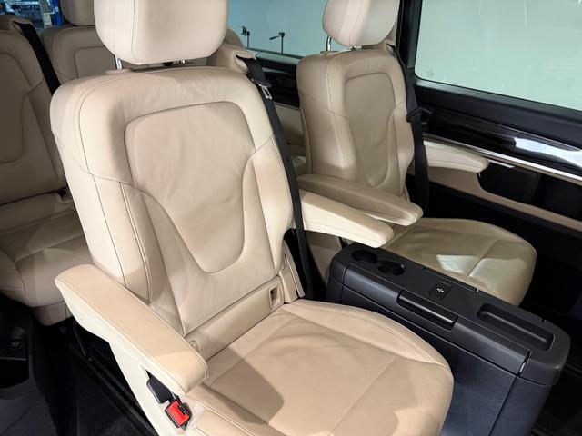 Ｖクラス Ｖ２２０ｄ　アバンギャルド　エクストラロング　ナッパレザーエクスクルーシブＰＫＧ／センターテーブル／ナッパベージュレザー／シートベンチレーション／純正ナビＴＶ／３６０°カメラ／１８ＡＷ／ＡＬＰＩＮＥフリップダウンモニター／レーダーセーフティＰＫＧ（23枚目）