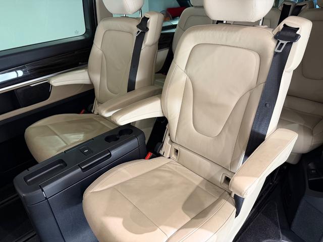 Ｖクラス Ｖ２２０ｄ　アバンギャルド　エクストラロング　ナッパレザーエクスクルーシブＰＫＧ／センターテーブル／ナッパベージュレザー／シートベンチレーション／純正ナビＴＶ／３６０°カメラ／１８ＡＷ／ＡＬＰＩＮＥフリップダウンモニター／レーダーセーフティＰＫＧ（25枚目）