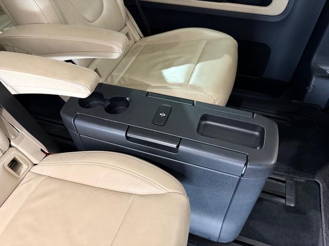 Ｖクラス Ｖ２２０ｄ　アバンギャルド　エクストラロング　ナッパレザーエクスクルーシブＰＫＧ／センターテーブル／ナッパベージュレザー／シートベンチレーション／純正ナビＴＶ／３６０°カメラ／１８ＡＷ／ＡＬＰＩＮＥフリップダウンモニター／レーダーセーフティＰＫＧ（39枚目）