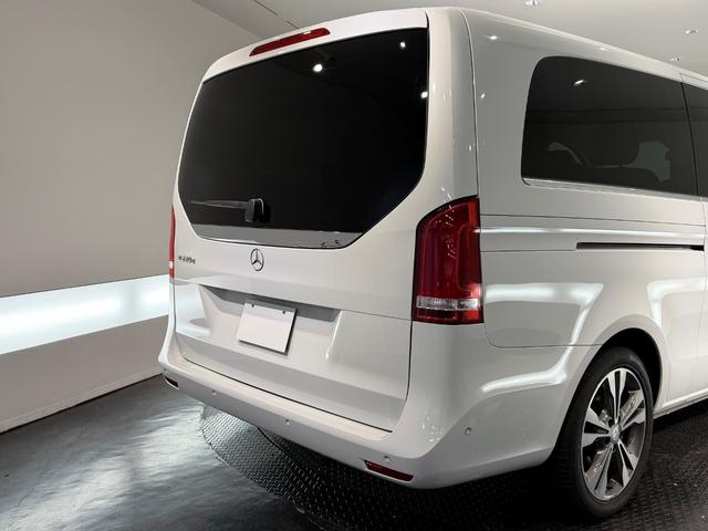 Ｖクラス Ｖ２２０ｄ　アバンギャルド　エクストラロング　ナッパレザーエクスクルーシブＰＫＧ／センターテーブル／ナッパベージュレザー／シートベンチレーション／純正ナビＴＶ／３６０°カメラ／１８ＡＷ／ＡＬＰＩＮＥフリップダウンモニター／レーダーセーフティＰＫＧ（68枚目）