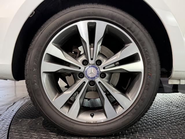 Ｖクラス Ｖ２２０ｄ　アバンギャルド　エクストラロング　ナッパレザーエクスクルーシブＰＫＧ／センターテーブル／ナッパベージュレザー／シートベンチレーション／純正ナビＴＶ／３６０°カメラ／１８ＡＷ／ＡＬＰＩＮＥフリップダウンモニター／レーダーセーフティＰＫＧ（74枚目）