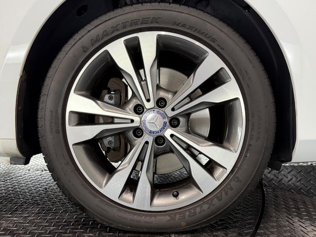 Ｖクラス Ｖ２２０ｄ　アバンギャルド　エクストラロング　ナッパレザーエクスクルーシブＰＫＧ／センターテーブル／ナッパベージュレザー／シートベンチレーション／純正ナビＴＶ／３６０°カメラ／１８ＡＷ／ＡＬＰＩＮＥフリップダウンモニター／レーダーセーフティＰＫＧ（75枚目）