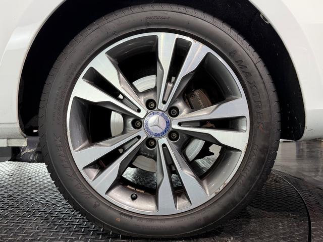 Ｖクラス Ｖ２２０ｄ　アバンギャルド　エクストラロング　ナッパレザーエクスクルーシブＰＫＧ／センターテーブル／ナッパベージュレザー／シートベンチレーション／純正ナビＴＶ／３６０°カメラ／１８ＡＷ／ＡＬＰＩＮＥフリップダウンモニター／レーダーセーフティＰＫＧ（77枚目）