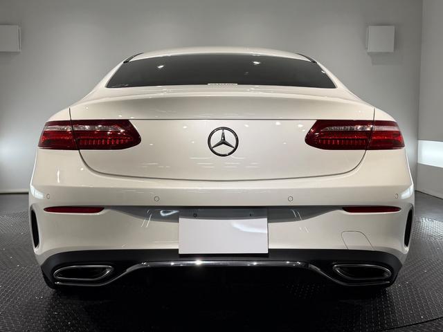 Ｅクラス Ｅ３００　クーペ　スポーツ　エクスクルーシブＰＫＧ／パナメリカーナグリル／白革／パノラミックスライディングルーフ／ベンチレーション／ブルメスター／リラクゼーション機能／エアバランスＰＫＧ／３６０°カメラ／ＥＴＣ／純正ナビＴＶ（10枚目）