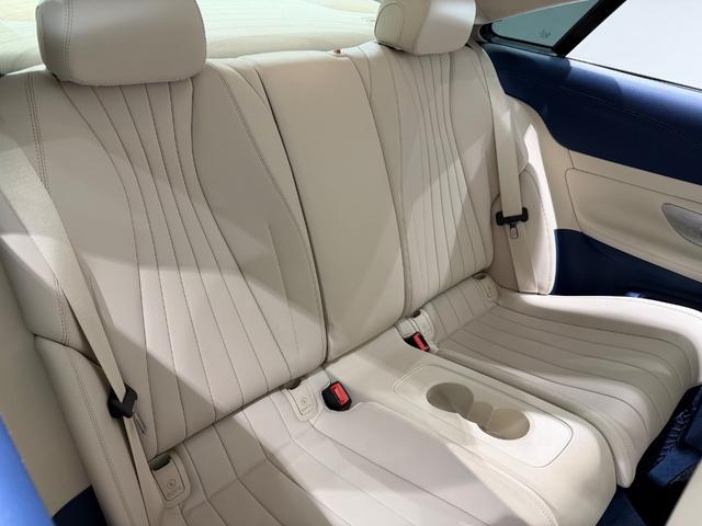 Ｅクラス Ｅ３００　クーペ　スポーツ　エクスクルーシブＰＫＧ／パナメリカーナグリル／白革／パノラミックスライディングルーフ／ベンチレーション／ブルメスター／リラクゼーション機能／エアバランスＰＫＧ／３６０°カメラ／ＥＴＣ／純正ナビＴＶ（24枚目）