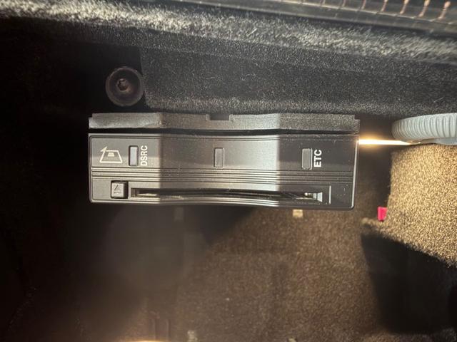 Ｅクラス Ｅ３００　クーペ　スポーツ　エクスクルーシブＰＫＧ／パナメリカーナグリル／白革／パノラミックスライディングルーフ／ベンチレーション／ブルメスター／リラクゼーション機能／エアバランスＰＫＧ／３６０°カメラ／ＥＴＣ／純正ナビＴＶ（40枚目）