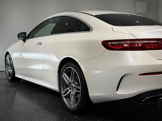 Ｅクラス Ｅ３００　クーペ　スポーツ　エクスクルーシブＰＫＧ／パナメリカーナグリル／白革／パノラミックスライディングルーフ／ベンチレーション／ブルメスター／リラクゼーション機能／エアバランスＰＫＧ／３６０°カメラ／ＥＴＣ／純正ナビＴＶ（73枚目）