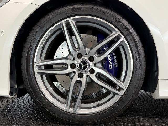 Ｅクラス Ｅ３００　クーペ　スポーツ　エクスクルーシブＰＫＧ／パナメリカーナグリル／白革／パノラミックスライディングルーフ／ベンチレーション／ブルメスター／リラクゼーション機能／エアバランスＰＫＧ／３６０°カメラ／ＥＴＣ／純正ナビＴＶ（77枚目）