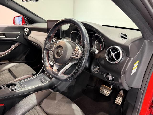 ＣＬＡクラス ＣＬＡ１８０　スポーツ　レーダーセーフティＰＫＧ／純正ナビＴＶ／Ｂカメラ／ＥＴＣ／シートヒーター／キーレスゴー／ハーフレザー／１８インチＡＷ／パワーシート／（11枚目）