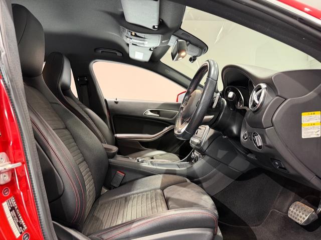 ＣＬＡクラス ＣＬＡ１８０　スポーツ　レーダーセーフティＰＫＧ／純正ナビＴＶ／Ｂカメラ／ＥＴＣ／シートヒーター／キーレスゴー／ハーフレザー／１８インチＡＷ／パワーシート／（12枚目）