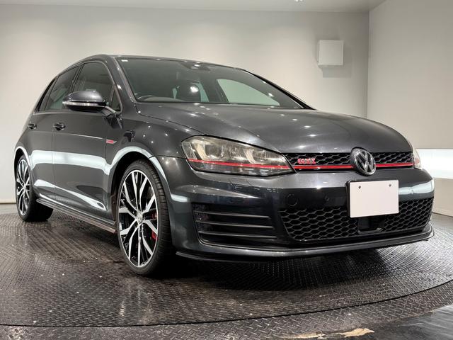 ゴルフＧＴＩ パフォーマンス　５００台限定車／アルカンターラコンビシート／純正ナビＴＶ／１９インチＡＷ／ＥＴＣ／Ｂカメラ／ＡＣＣ／スマートエントリー／プリクラッシュブレーキシステム（4枚目）