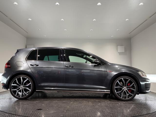 ゴルフＧＴＩ パフォーマンス　５００台限定車／アルカンターラコンビシート／純正ナビＴＶ／１９インチＡＷ／ＥＴＣ／Ｂカメラ／ＡＣＣ／スマートエントリー／プリクラッシュブレーキシステム（5枚目）