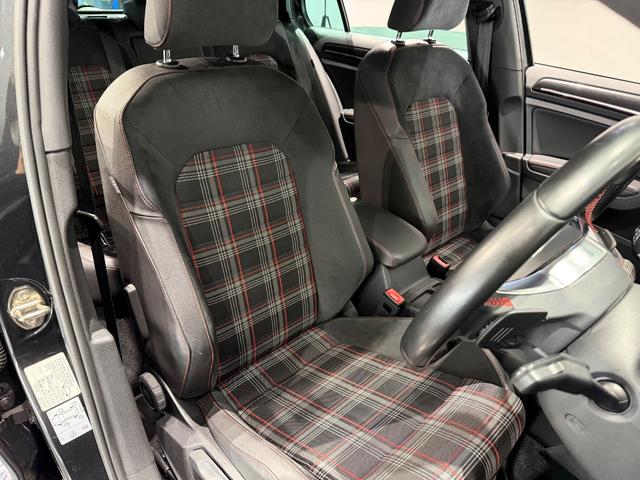 ゴルフＧＴＩ パフォーマンス　５００台限定車／アルカンターラコンビシート／純正ナビＴＶ／１９インチＡＷ／ＥＴＣ／Ｂカメラ／ＡＣＣ／スマートエントリー／プリクラッシュブレーキシステム（13枚目）
