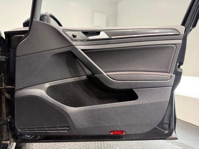 ゴルフＧＴＩ パフォーマンス　５００台限定車／アルカンターラコンビシート／純正ナビＴＶ／１９インチＡＷ／ＥＴＣ／Ｂカメラ／ＡＣＣ／スマートエントリー／プリクラッシュブレーキシステム（14枚目）