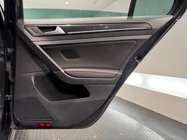 ゴルフＧＴＩ パフォーマンス　５００台限定車／アルカンターラコンビシート／純正ナビＴＶ／１９インチＡＷ／ＥＴＣ／Ｂカメラ／ＡＣＣ／スマートエントリー／プリクラッシュブレーキシステム（23枚目）
