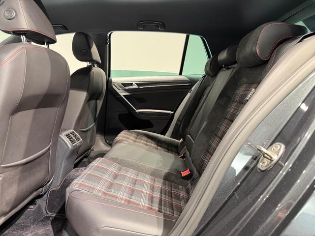 ゴルフＧＴＩ パフォーマンス　５００台限定車／アルカンターラコンビシート／純正ナビＴＶ／１９インチＡＷ／ＥＴＣ／Ｂカメラ／ＡＣＣ／スマートエントリー／プリクラッシュブレーキシステム（24枚目）