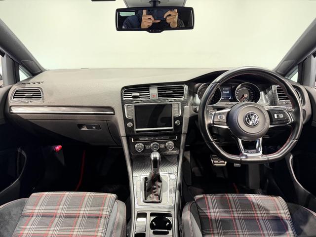 ゴルフＧＴＩ パフォーマンス　５００台限定車／アルカンターラコンビシート／純正ナビＴＶ／１９インチＡＷ／ＥＴＣ／Ｂカメラ／ＡＣＣ／スマートエントリー／プリクラッシュブレーキシステム（27枚目）