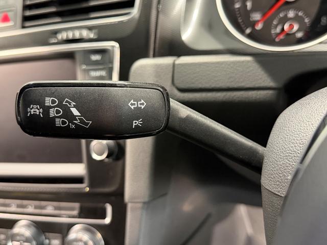 ゴルフＧＴＩ パフォーマンス　５００台限定車／アルカンターラコンビシート／純正ナビＴＶ／１９インチＡＷ／ＥＴＣ／Ｂカメラ／ＡＣＣ／スマートエントリー／プリクラッシュブレーキシステム（32枚目）