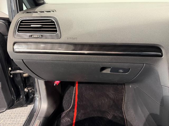 ゴルフＧＴＩ パフォーマンス　５００台限定車／アルカンターラコンビシート／純正ナビＴＶ／１９インチＡＷ／ＥＴＣ／Ｂカメラ／ＡＣＣ／スマートエントリー／プリクラッシュブレーキシステム（37枚目）