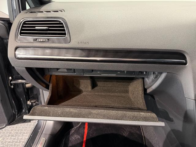 ゴルフＧＴＩ パフォーマンス　５００台限定車／アルカンターラコンビシート／純正ナビＴＶ／１９インチＡＷ／ＥＴＣ／Ｂカメラ／ＡＣＣ／スマートエントリー／プリクラッシュブレーキシステム（38枚目）