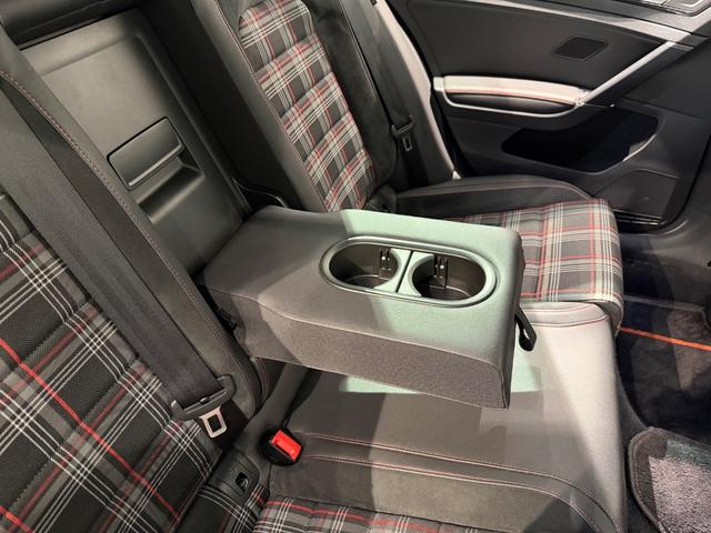 ゴルフＧＴＩ パフォーマンス　５００台限定車／アルカンターラコンビシート／純正ナビＴＶ／１９インチＡＷ／ＥＴＣ／Ｂカメラ／ＡＣＣ／スマートエントリー／プリクラッシュブレーキシステム（40枚目）