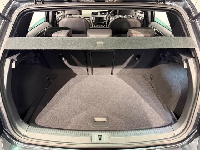 ゴルフＧＴＩ パフォーマンス　５００台限定車／アルカンターラコンビシート／純正ナビＴＶ／１９インチＡＷ／ＥＴＣ／Ｂカメラ／ＡＣＣ／スマートエントリー／プリクラッシュブレーキシステム（41枚目）