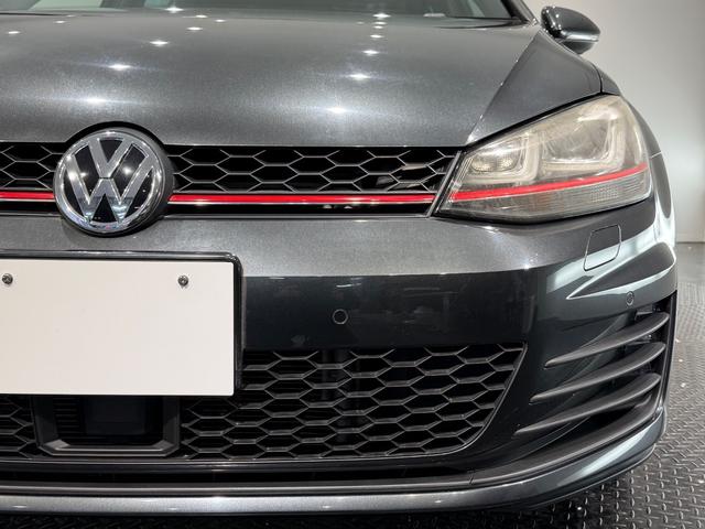 ゴルフＧＴＩ パフォーマンス　５００台限定車／アルカンターラコンビシート／純正ナビＴＶ／１９インチＡＷ／ＥＴＣ／Ｂカメラ／ＡＣＣ／スマートエントリー／プリクラッシュブレーキシステム（62枚目）
