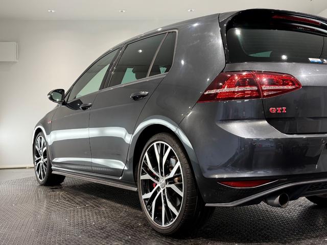 ゴルフＧＴＩ パフォーマンス　５００台限定車／アルカンターラコンビシート／純正ナビＴＶ／１９インチＡＷ／ＥＴＣ／Ｂカメラ／ＡＣＣ／スマートエントリー／プリクラッシュブレーキシステム（70枚目）