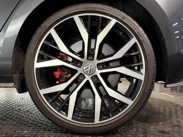 ゴルフＧＴＩ パフォーマンス　５００台限定車／アルカンターラコンビシート／純正ナビＴＶ／１９インチＡＷ／ＥＴＣ／Ｂカメラ／ＡＣＣ／スマートエントリー／プリクラッシュブレーキシステム（75枚目）
