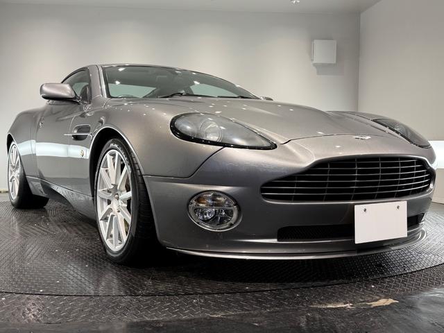 Ｖ１２ヴァンキッシュ クーペ　ツートンレザー／１９ＡＷ／Ｂカメラ／カロッツェリアナビＴＶ／シートヒーター／（4枚目）