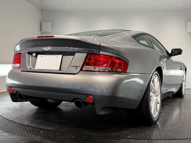 Ｖ１２ヴァンキッシュ クーペ　ツートンレザー／１９ＡＷ／Ｂカメラ／カロッツェリアナビＴＶ／シートヒーター／（6枚目）