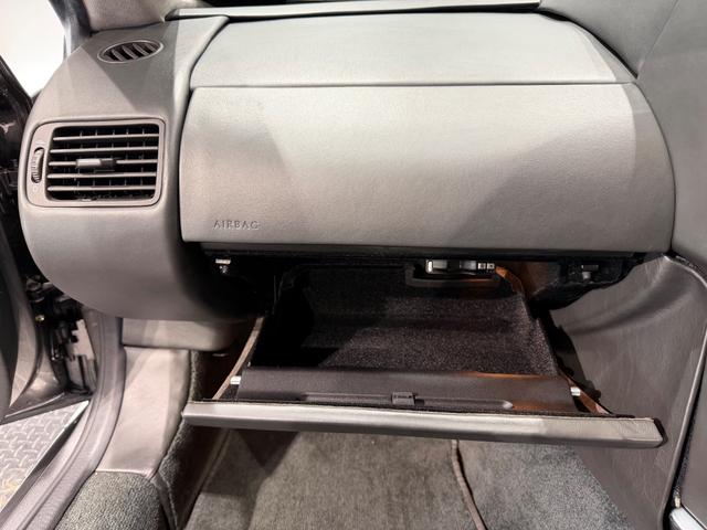 Ｖ１２ヴァンキッシュ クーペ　ツートンレザー／１９ＡＷ／Ｂカメラ／カロッツェリアナビＴＶ／シートヒーター／（33枚目）