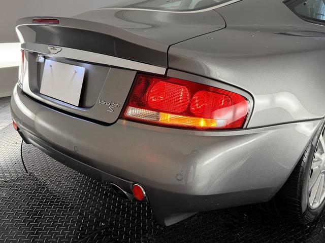 Ｖ１２ヴァンキッシュ クーペ　ツートンレザー／１９ＡＷ／Ｂカメラ／カロッツェリアナビＴＶ／シートヒーター／（47枚目）