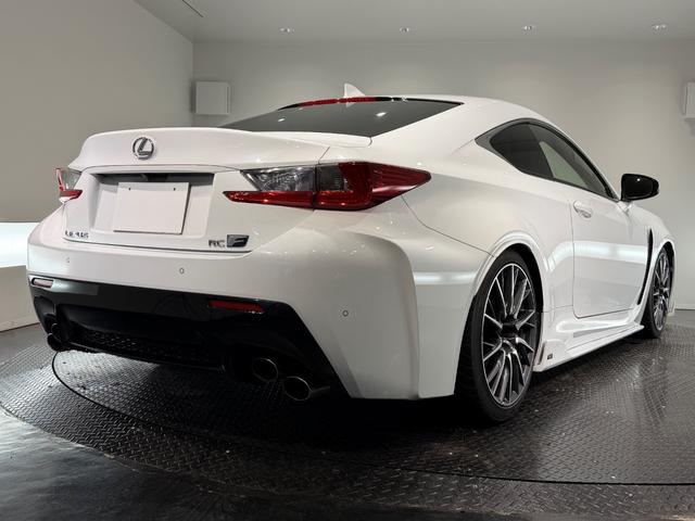 RC F ベースグレード トムスエアロ/車高調ローダウン/19AW/3眼LEDヘッドライト/シートクーラー/シートヒーター/ステアリングヒーター/純正ナビTV/Bカメラ/ETC/メモリー付きパワーシート/黒革/(6枚目)