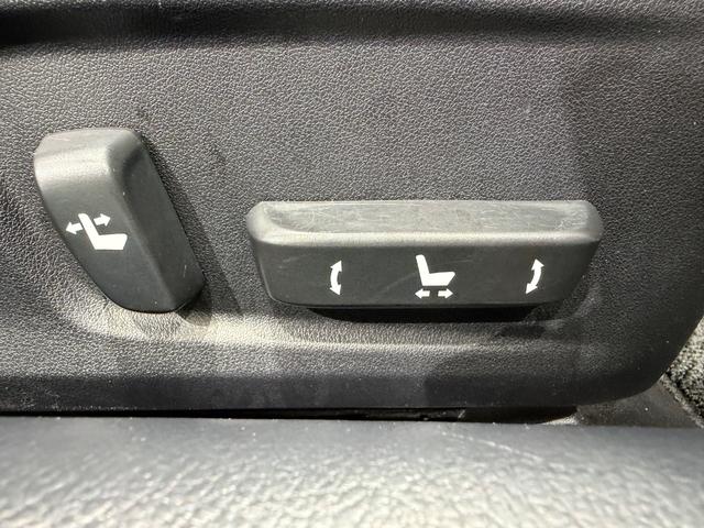 RC F ベースグレード トムスエアロ/車高調ローダウン/19AW/3眼LEDヘッドライト/シートクーラー/シートヒーター/ステアリングヒーター/純正ナビTV/Bカメラ/ETC/メモリー付きパワーシート/黒革/(14枚目)