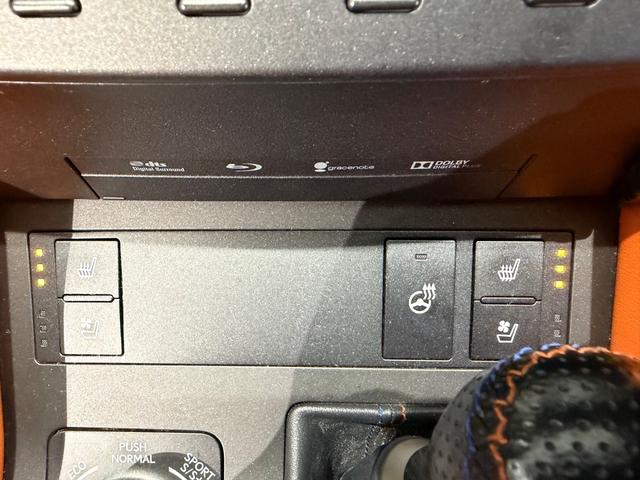 RC F ベースグレード トムスエアロ/車高調ローダウン/19AW/3眼LEDヘッドライト/シートクーラー/シートヒーター/ステアリングヒーター/純正ナビTV/Bカメラ/ETC/メモリー付きパワーシート/黒革/(32枚目)