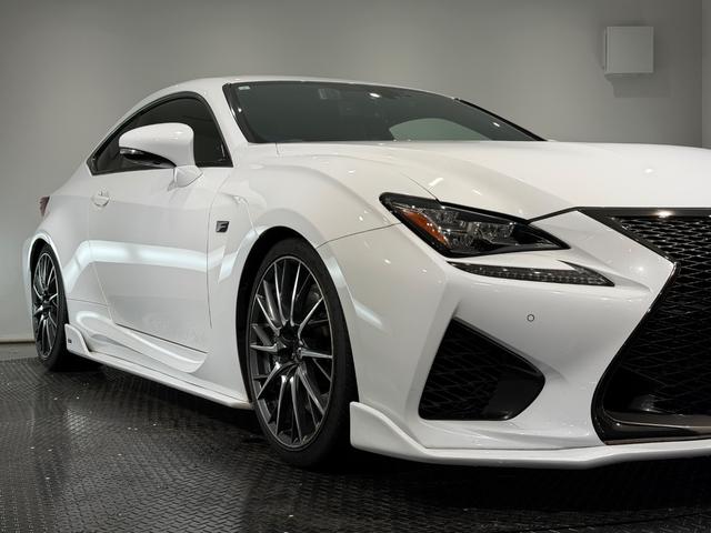 RC F ベースグレード トムスエアロ/車高調ローダウン/19AW/3眼LEDヘッドライト/シートクーラー/シートヒーター/ステアリングヒーター/純正ナビTV/Bカメラ/ETC/メモリー付きパワーシート/黒革/(70枚目)