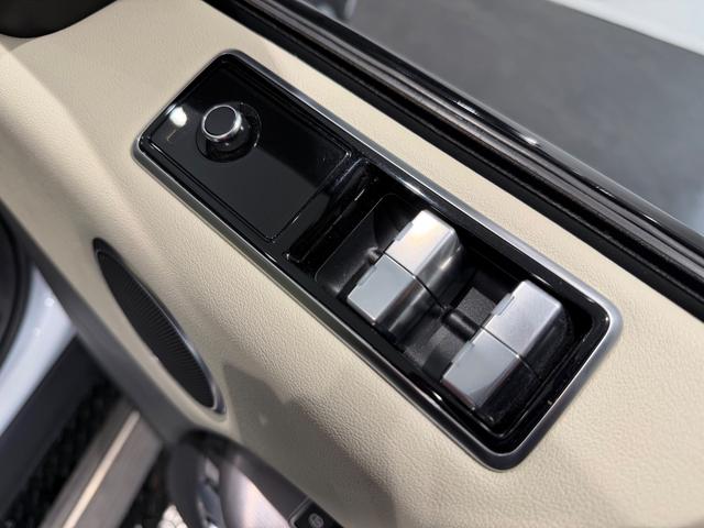 レンジローバースポーツ ＨＳＥ　２５８ＰＳ　パノラミックルーフ／ヘッドアップディスプレイ／ステアリングヒーター／エクステンデントレザーパック／ホワイトレザー／ＡｐｐｌｅＣａｒＰｌａｙ／純正ナビＴＶ／シートヒーター／電動リアゲート（16枚目）