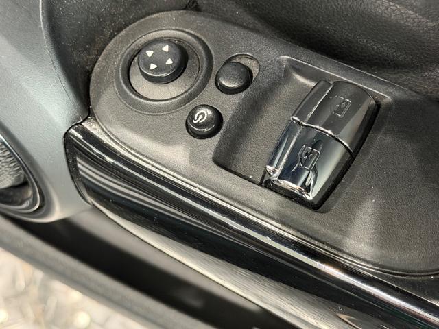 MINI クーパーSD 60イヤーズエディション 特別仕様車/ペッパーパッケージ/カメラパーキングアシストパッケージ/シートヒーター/ブラウンレザー/リアビューカメラ/地デジチューナー/17インチAW(15枚目)