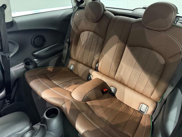 MINI クーパーSD 60イヤーズエディション 特別仕様車/ペッパーパッケージ/カメラパーキングアシストパッケージ/シートヒーター/ブラウンレザー/リアビューカメラ/地デジチューナー/17インチAW(20枚目)