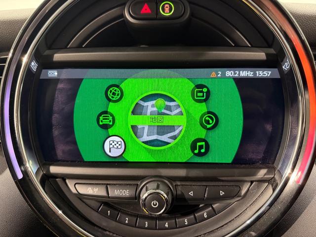 MINI クーパーSD 60イヤーズエディション 特別仕様車/ペッパーパッケージ/カメラパーキングアシストパッケージ/シートヒーター/ブラウンレザー/リアビューカメラ/地デジチューナー/17インチAW(41枚目)