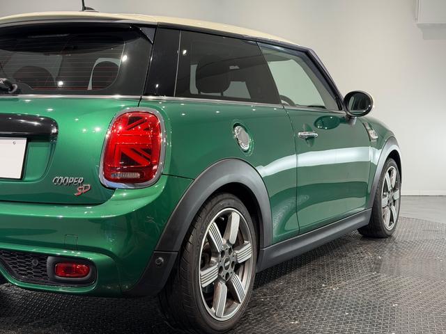 MINI クーパーSD 60イヤーズエディション 特別仕様車/ペッパーパッケージ/カメラパーキングアシストパッケージ/シートヒーター/ブラウンレザー/リアビューカメラ/地デジチューナー/17インチAW(64枚目)